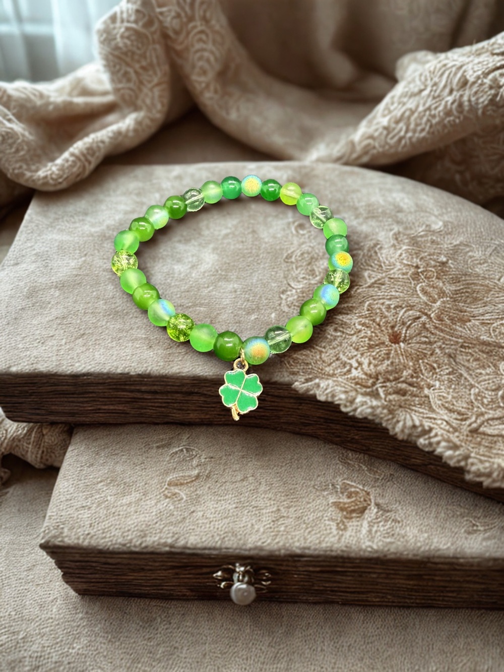 ๐ท๏ธโผ๏ธ5/$25๐ท๏ธโผ๏ธ๐Handmade Green Beaded Bracelet with Shamrock Charm/NWOT๐